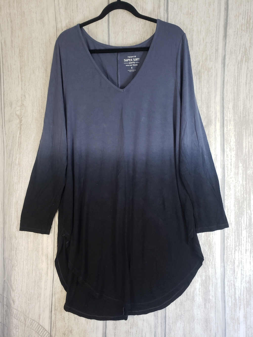 Torrid "Super Soft Knits" Ombre V-Neck Tunic Top Lightweight Stretchy 3X (22/24)